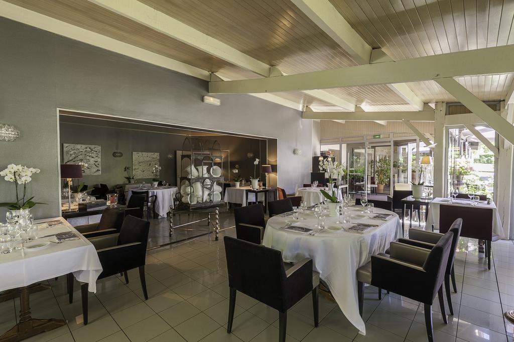 Logis Hotel - Restaurant Le Relais De Comodoliac Saint-Junien Exteriör bild