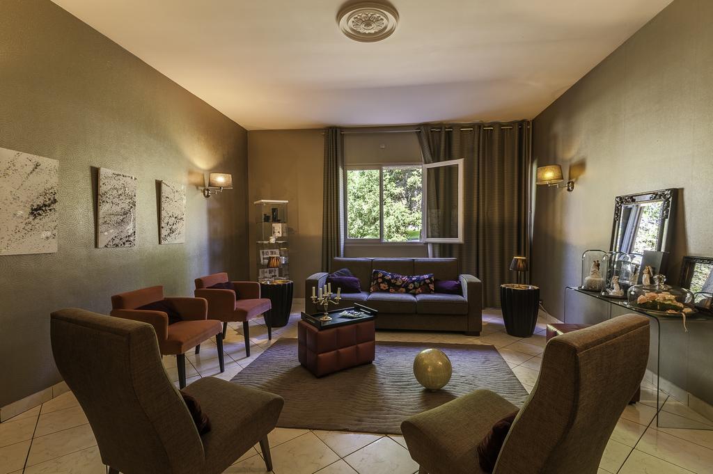 Logis Hotel - Restaurant Le Relais De Comodoliac Saint-Junien Exteriör bild