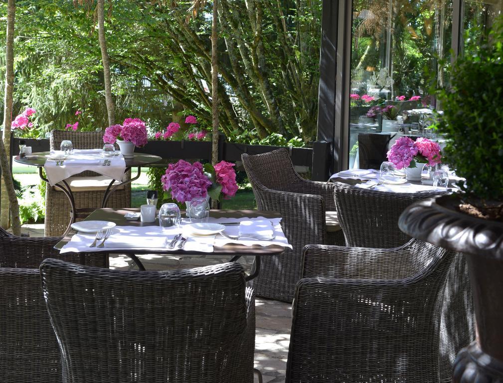 Logis Hotel - Restaurant Le Relais De Comodoliac Saint-Junien Exteriör bild
