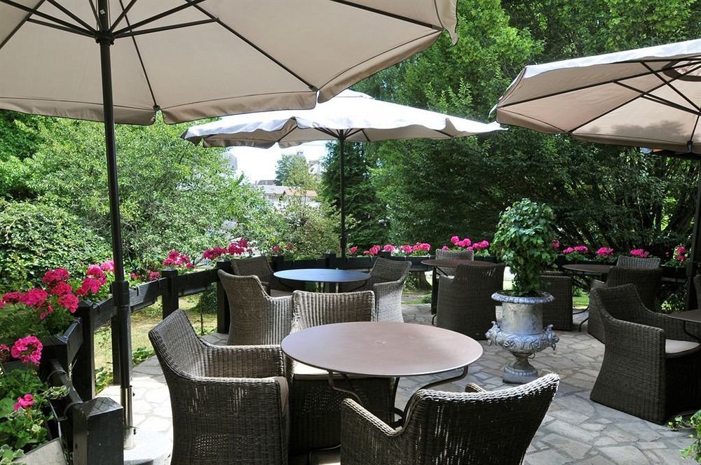 Logis Hotel - Restaurant Le Relais De Comodoliac Saint-Junien Exteriör bild