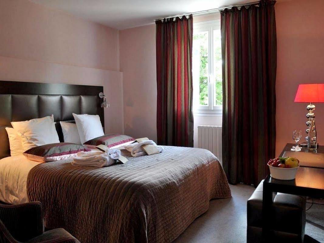 Logis Hotel - Restaurant Le Relais De Comodoliac Saint-Junien Exteriör bild